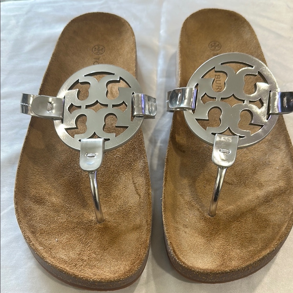 Tory Burch Silver Tan Sandals with Logo - Picture 2 of 5